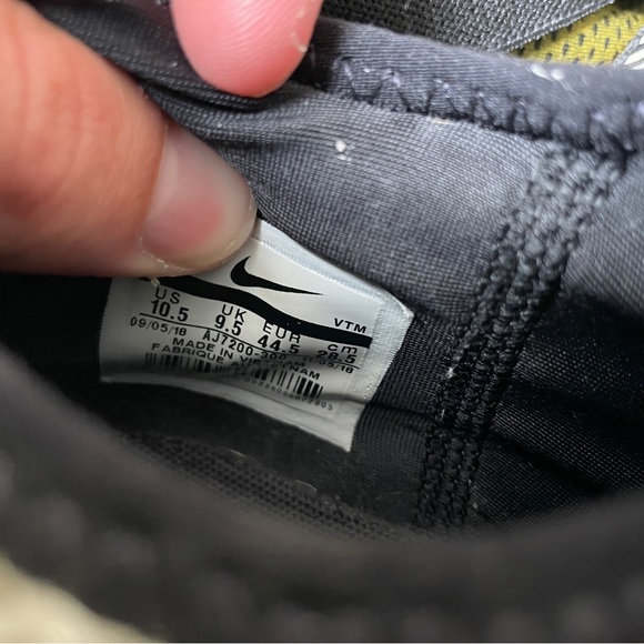 Nike air70 high top shoes - Picture 2 of 4